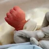  العثور على طفل حديث الولادة
