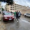 سقوط أمطار اثناء توافد الطلاب