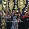 سيدة ترقص أمام اللجنة الإنتخابية