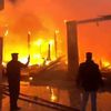 حريق هائل يلتهم كافتيريا بقرية النورس ببورسعيد 