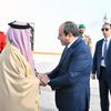 السيسي يصل البحرين للمشاركة في القمة العربية