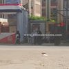 انتظار أولياء أمور طلاب الثانوية العامة في محيط اللجان 