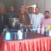 بوفيه مشروبات ساخــنة للناخبين ببلاش.. مواطن يحث المواطنين على المشاركة بانتخابات الشيوخ على طريقته الخاصة بكفر الشيخ