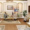 الفريق أول عبدالمجيد صقر يلتقي وزير الدفاع والخدمة الوطنية التنزانية