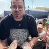 أسلام شاب بورسعيدي يحارب جشع التجار …مافيش حاجة أسمها سمك شعبي و سمك هاى كلاس خلوا الغلابة تاكل حرام عليكم 