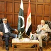 أحمد الوكيل رئيس الغرفة التجارية وعامر شوكت سفير باكستان بالقاهرة