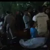 تجمع المواطنين خلال البحث عن الطفل داخل الماسورة