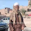 ناخب يدلي بصوته بالحمار