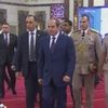 الرئيس السيسي يؤدي صلا العيد