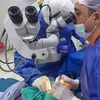جانب من إجراء العملية الجراحية 