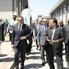 الدكتور خالد عبدالغفار، وزير الصحة والسكان،اثناء تفقده  لمدينة اللقاحات والبيوتكنولوجي