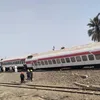 خروج 4 عربات عن القضبان