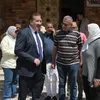 محافظ بورسعيد يزور جمعية "النور والأمل"  