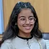 الطالبة 
