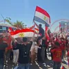 الجماهير في مطار العلمين