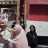 بعض الطالبات أثناء خروجهن من الامتحانات