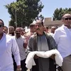تسليم الكفن