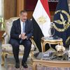  محافظ بورسعيد يزور مديرية أمن بورسعيد ويهنئ اللواء وائل رشدي بمناسبة توليه مهام منصبه مديرًا لأمن بورسعيد