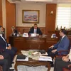  محافظ بورسعيد يعقد اجتماعًا مع مسئولي شركة "المركز الأهلي للتسويق" بالمنطقة الحرة للاستثمار 