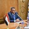 محافظ قنا
