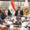 وزير الصناعه اثناء اللقاء