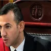 القاضي المزيف