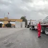 الهلال الأحمر المصري يدفع بالخيام والبطاطين إلى غزة