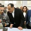 مدبولي يفتتح مصنعًا بالسويس