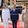 محافظ سوهاج ومدير الأمن يضعان إكليلًا من الزهور على النصب التذكاري لشهداء أكتوبر في الذكرى الـ53 للانتصارات