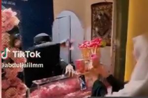 أيس كريم بالورود والعطور