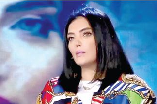 حورية فرغلي وقصة تبني الطفلين