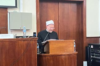 مفتي الجمهورية خلال محاضرته بجامعة بلجراد 
