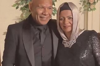 كابتن الشحات مبروك وزوجته الراحلة 