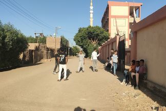 جانب من الطلاب أمام اللجان 
