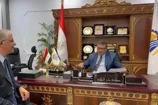 محافظ قنا