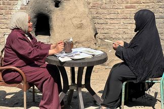 الحاجة فوزية قاهرة الأمية بقنا