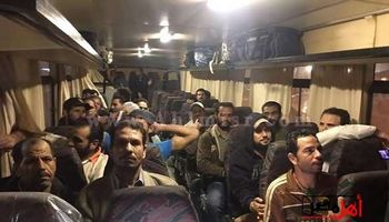 وصول المصريين المحتجزين فى السعودية