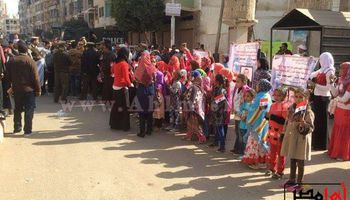 عمومية نساء مصر" تكرم أسر الشهداء في قنا: "لن نخذكم"