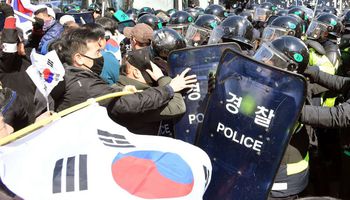 مظاهرات في كوريا الجنوبية بعد عزل بارك