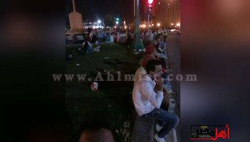تواجد العشرات بميدان التحرير للاحتفال بشم النسيم 