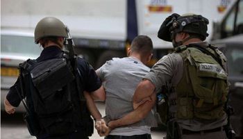 قوات الاحتلال تعتقل الفلسطينيين