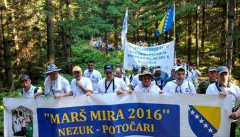  مسيرة السلام في مدينة "سربرنيتسا