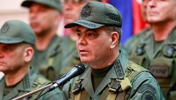 وزير الدفاع الفنزويلي 