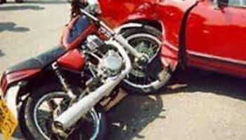 حادث اصطدام دراجة بخارية و3 سيارات بسوهاج