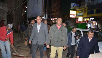 محافظ الدقهلية يتفقد شوارع المنصورة