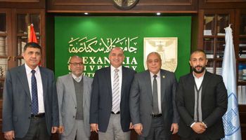 مصر لتأمينات الحياة تتعاون مع "تجارة" الإسكندرية 