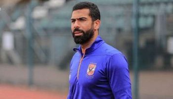  أحمد فتحي لاعب الفريق الأول لكرة القدم بالنادي الأهلي