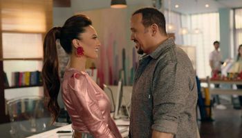 مشاكل بين هشام عباس وملكة جمال مصر 