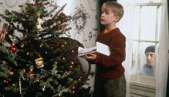 مشهد من Home Alone