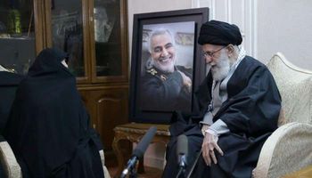 المرشد الإيراني من داخل منزل "سليماني